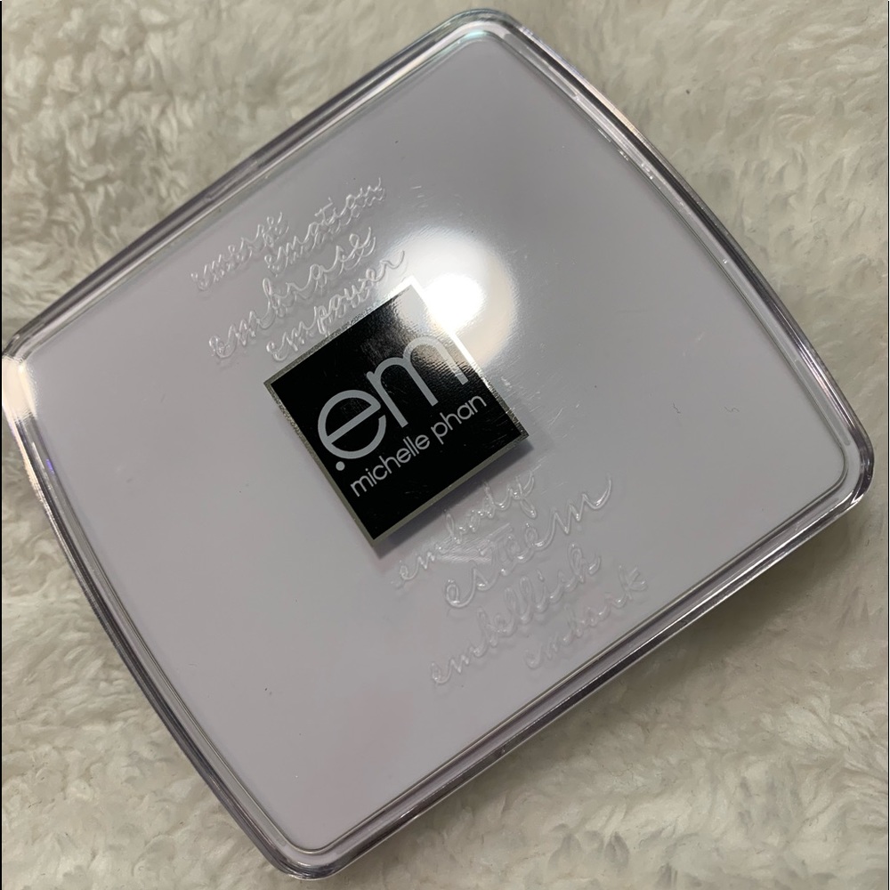 Michelle Phan - EM - Pressed Powder